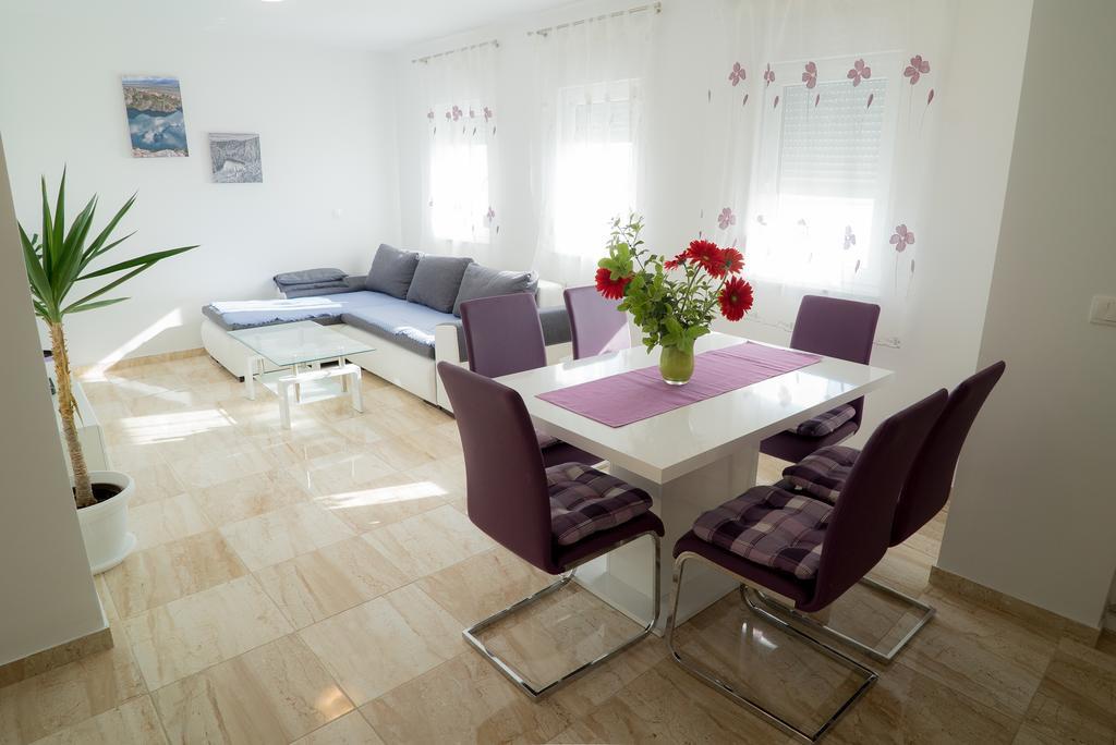 Apartmani Ruzica Макарска Екстериор снимка