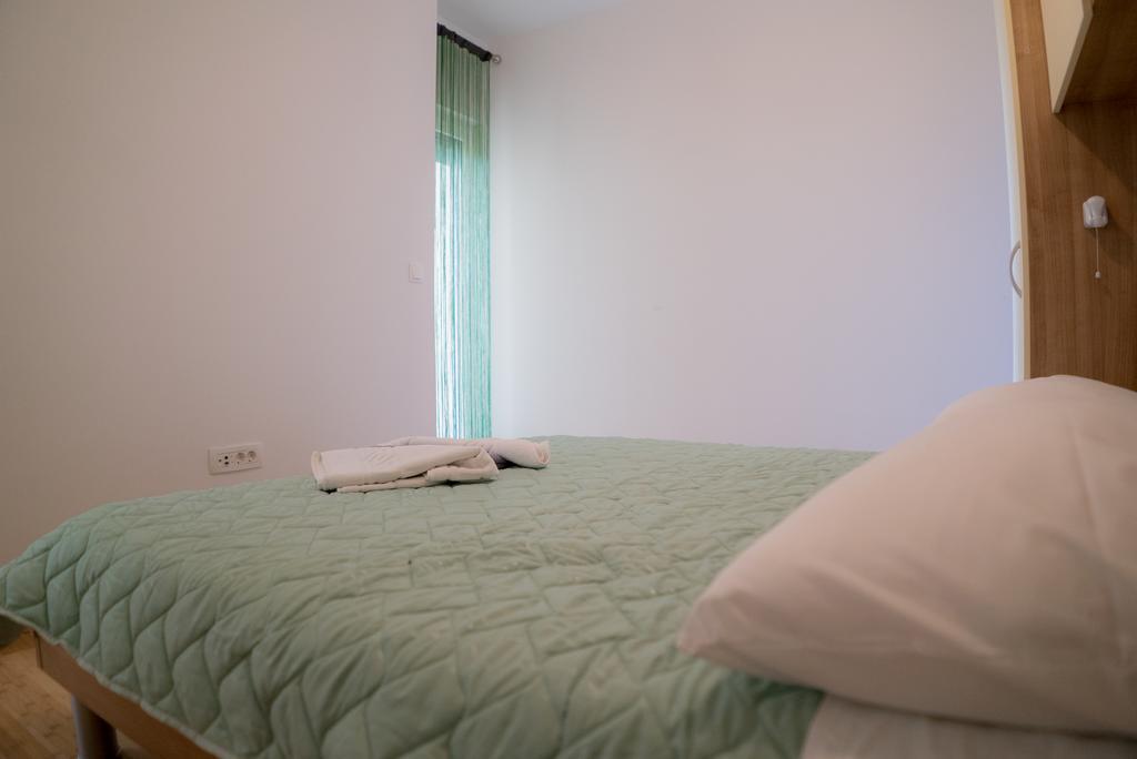 Apartmani Ruzica Макарска Екстериор снимка