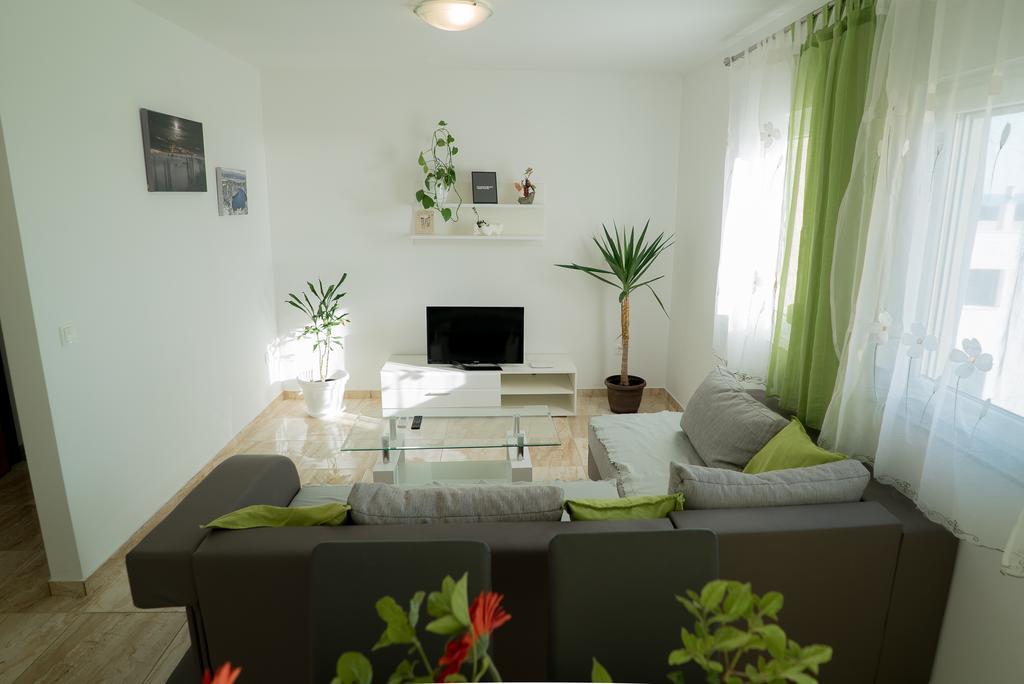Apartmani Ruzica Макарска Екстериор снимка