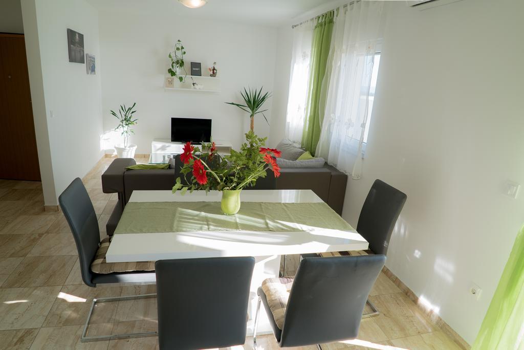 Apartmani Ruzica Макарска Екстериор снимка