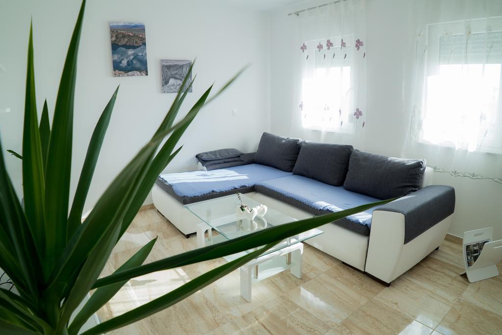 Apartmani Ruzica Макарска Екстериор снимка