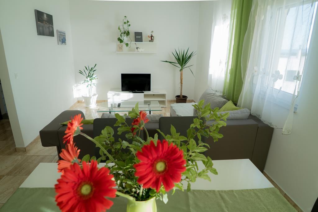 Apartmani Ruzica Макарска Екстериор снимка