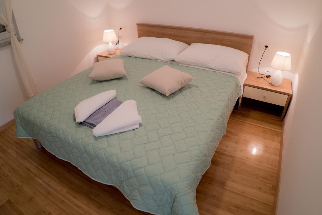 Apartmani Ruzica Макарска Екстериор снимка