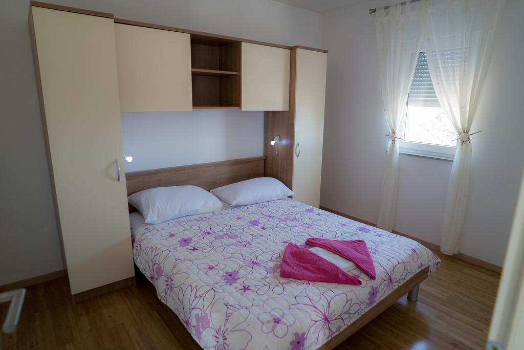 Apartmani Ruzica Макарска Екстериор снимка